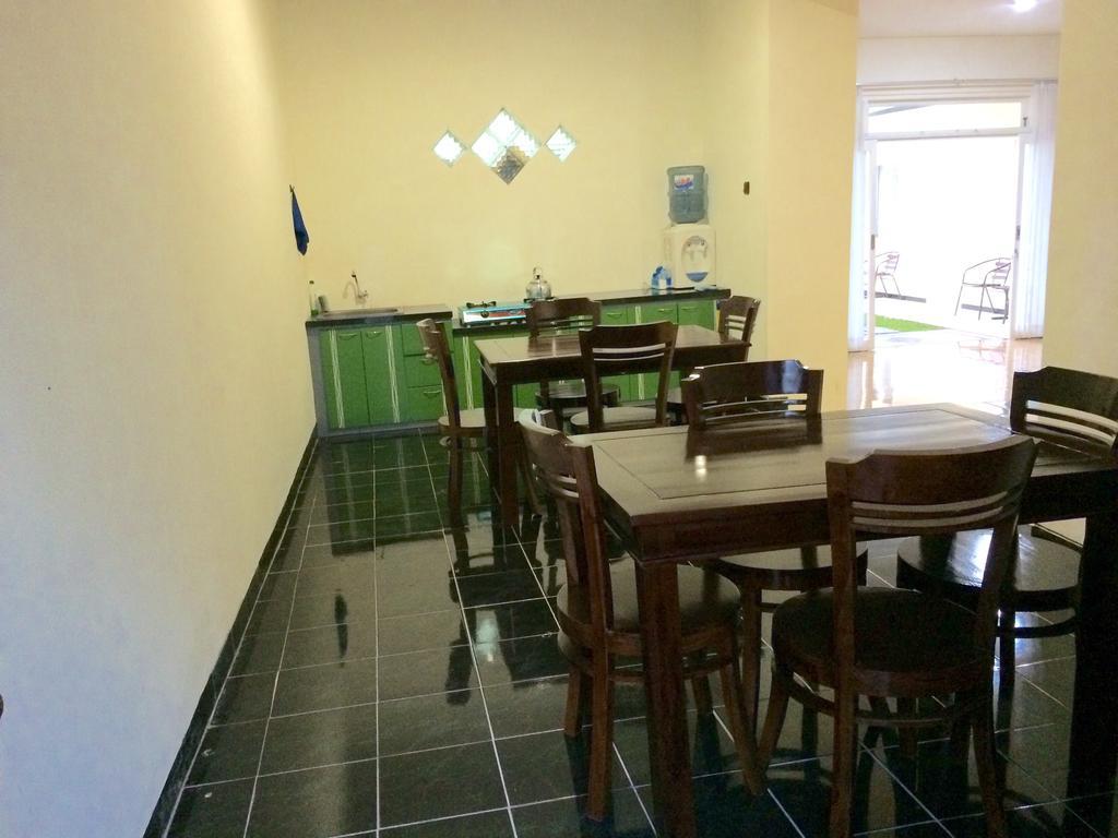 Shakila Guest House Malang Luaran gambar
