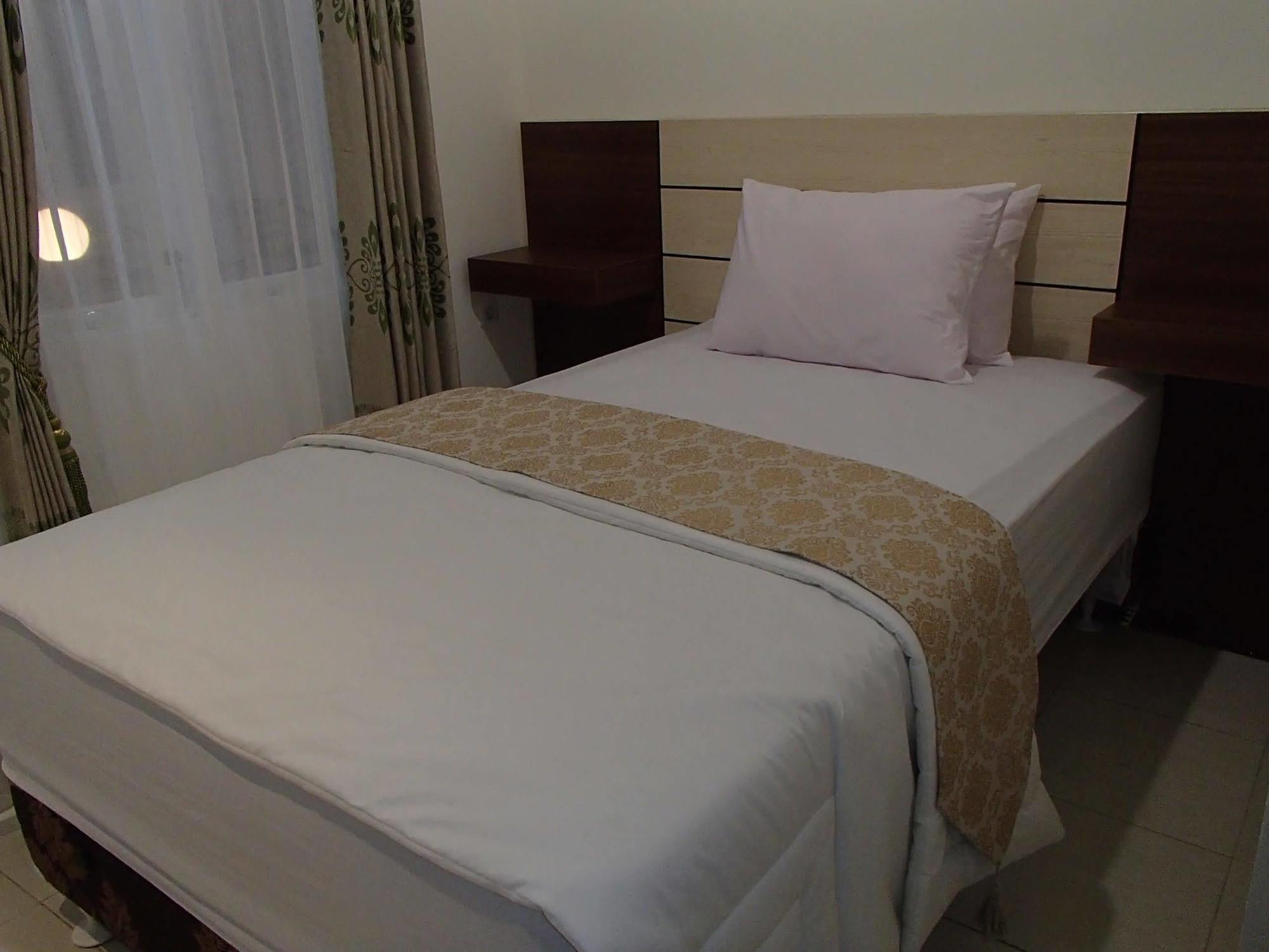 Shakila Guest House Malang Luaran gambar