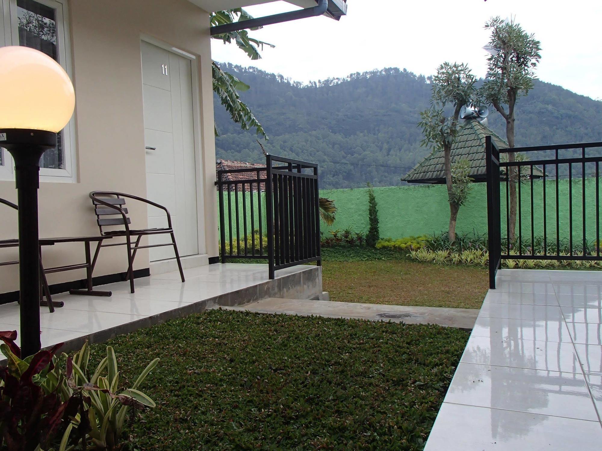 Shakila Guest House Malang Luaran gambar